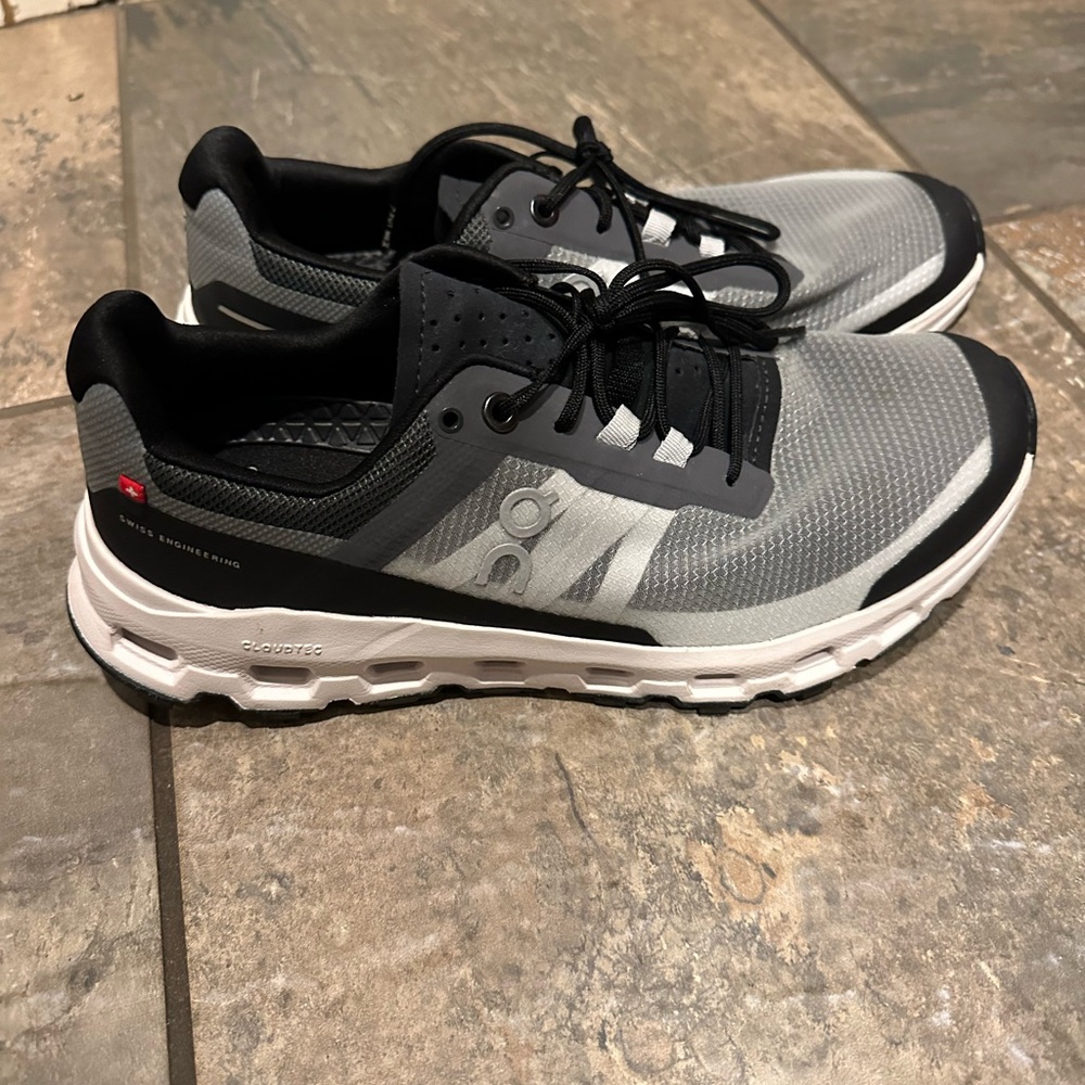 On Running Men's Black and Gray Athletic Shoes